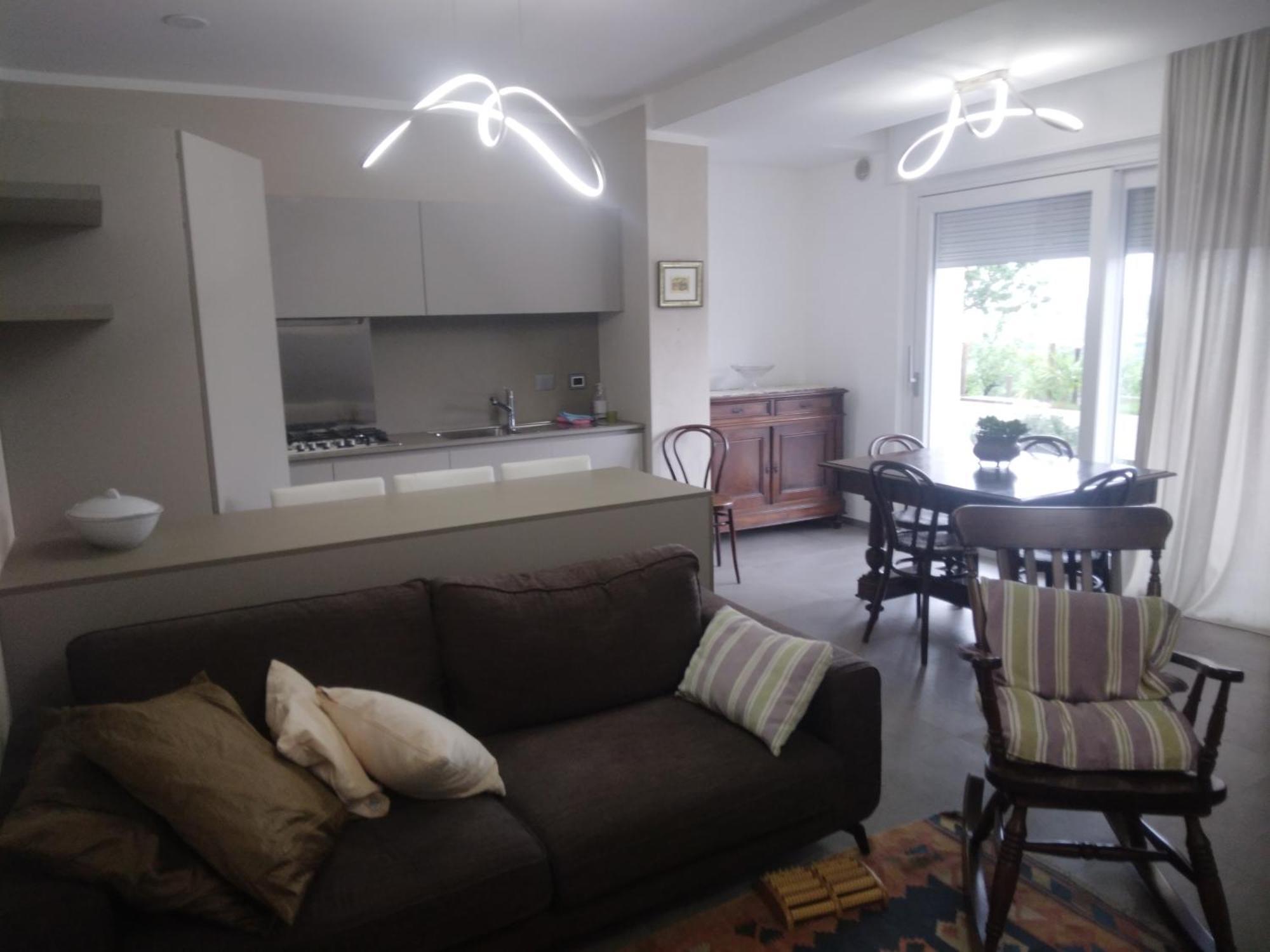 Cicci House Appartement Alba  Buitenkant foto